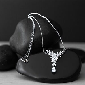 Dazzling Silver Necklace with Crystal Drops